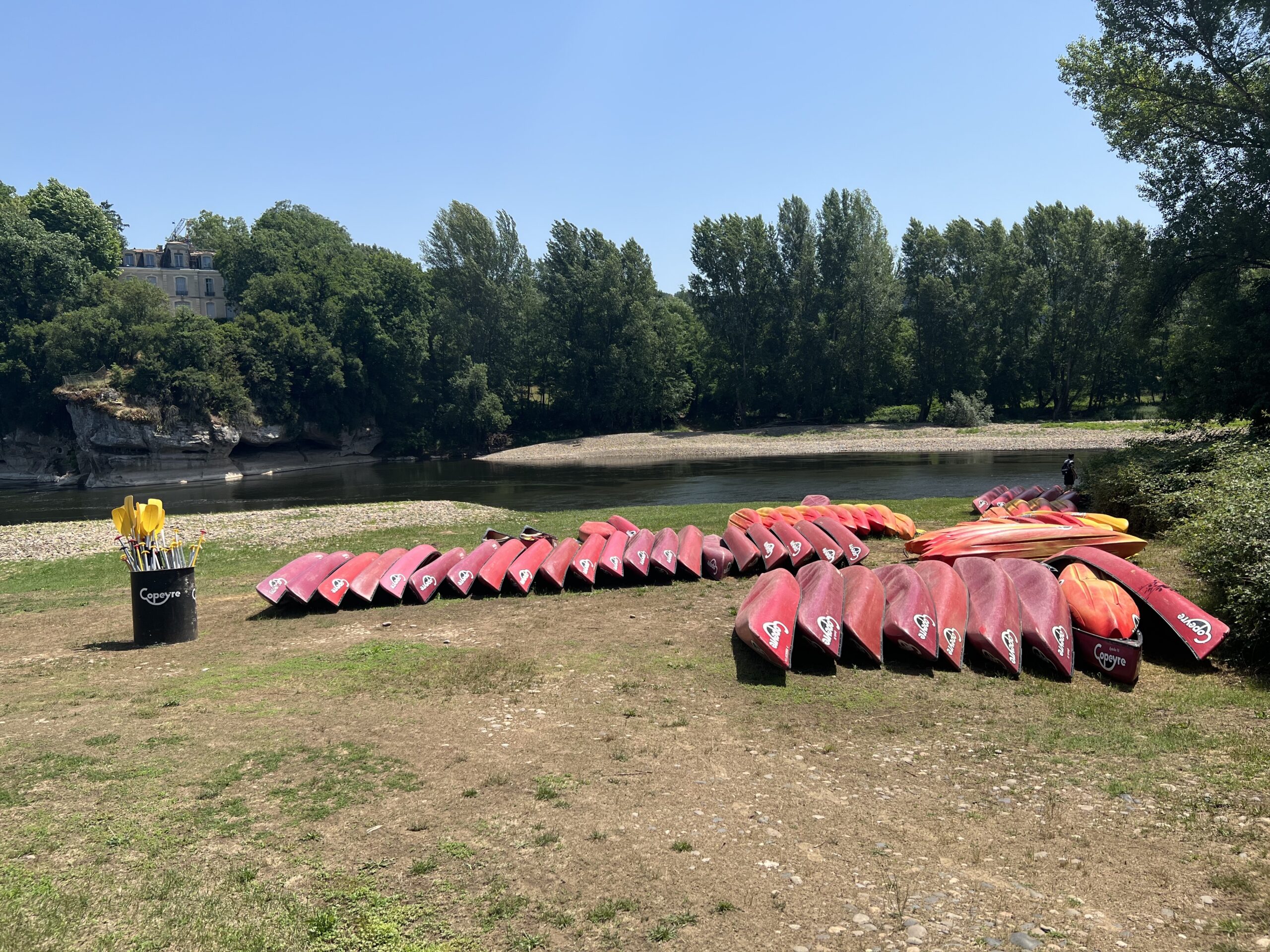 Dordogne canoeing